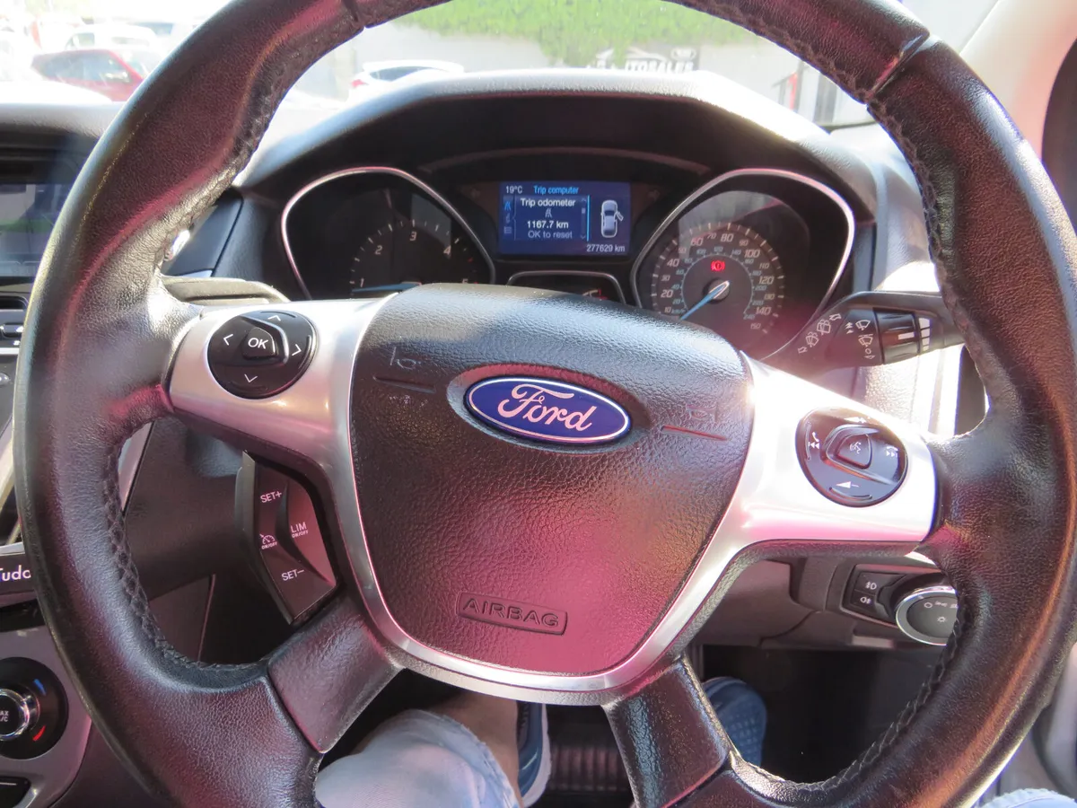 Ford Focus 2014 5DR TITANIUM NCTD 26 - Image 2