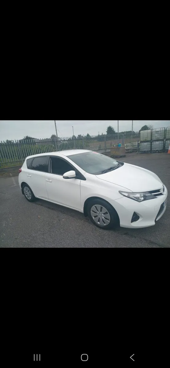 2015 Toyota Auris Van - Image 1