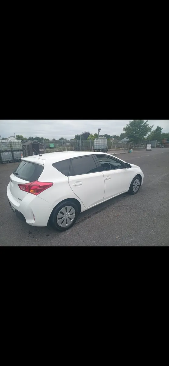 2015 Toyota Auris Van - Image 4