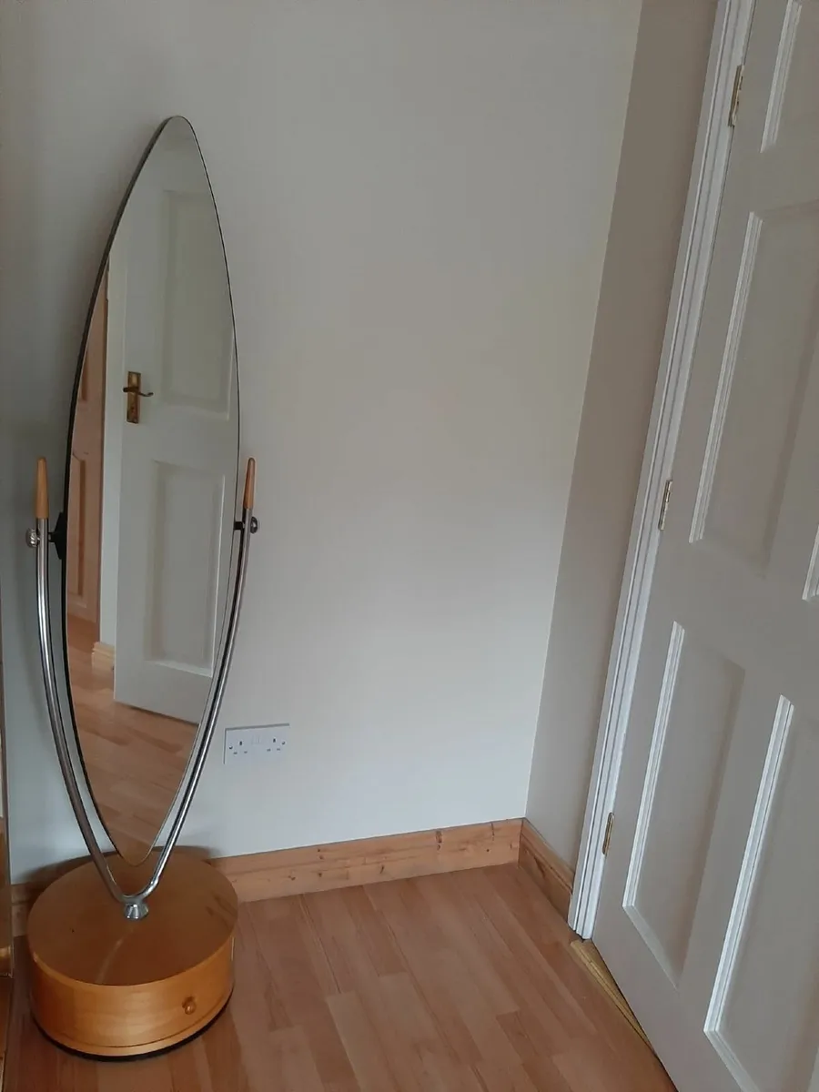 Mirror - Image 2