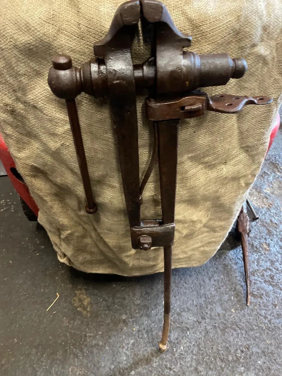 Vintage blacksmith vice - Image 2