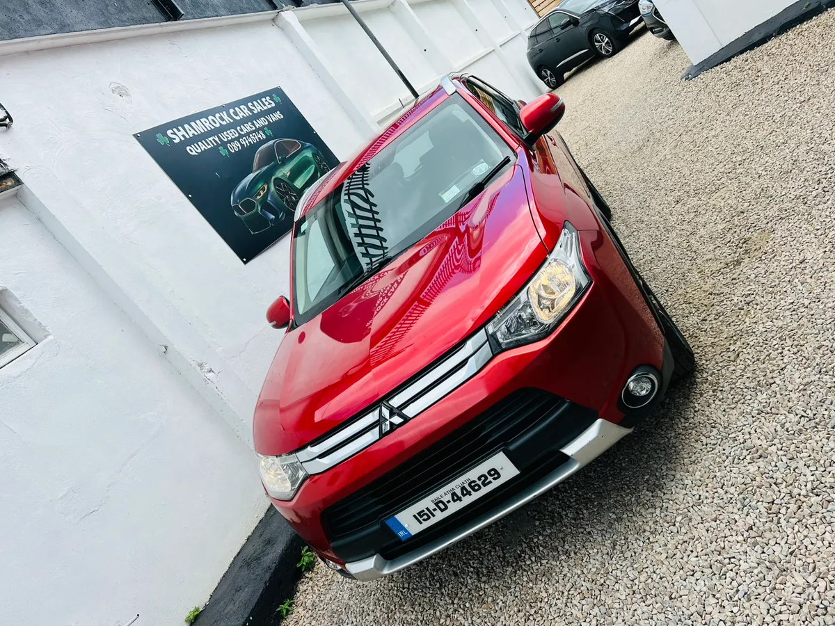 2015 Mitsubishi Outlander 7 seater 4x4 - Image 3