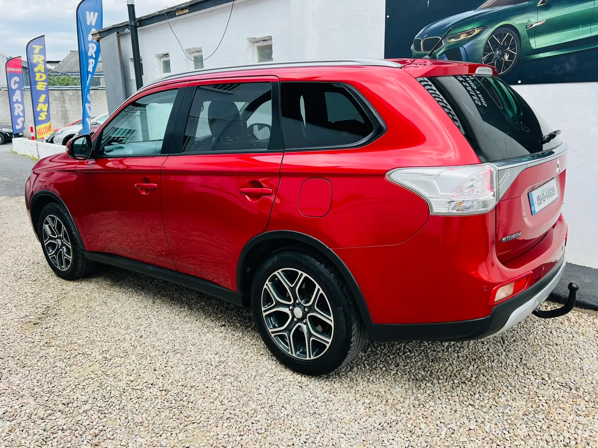 2015 Mitsubishi Outlander 7 seater 4x4 - Image 4