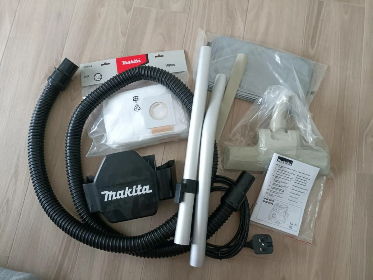 Makita Wet & Dry Vac, Chord Or Battery - Image 4