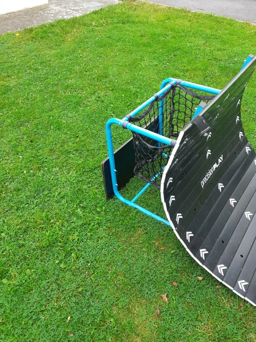 Soccer rebounder - Image 1