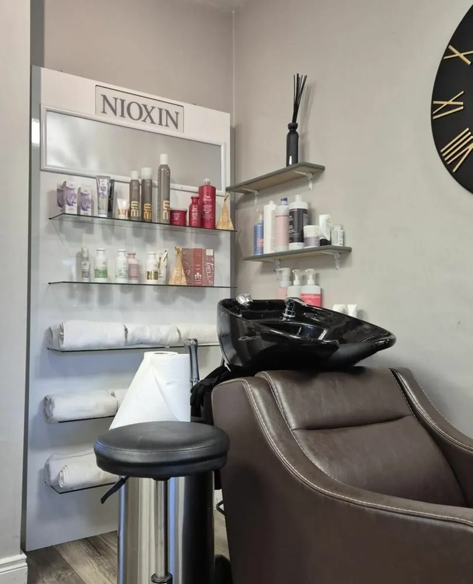 Hairdresser’s Chair to Rent – Kilcock - Image 2