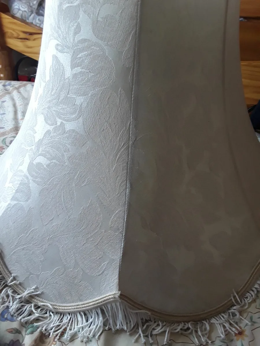 New condition vintage lampshade - Image 4