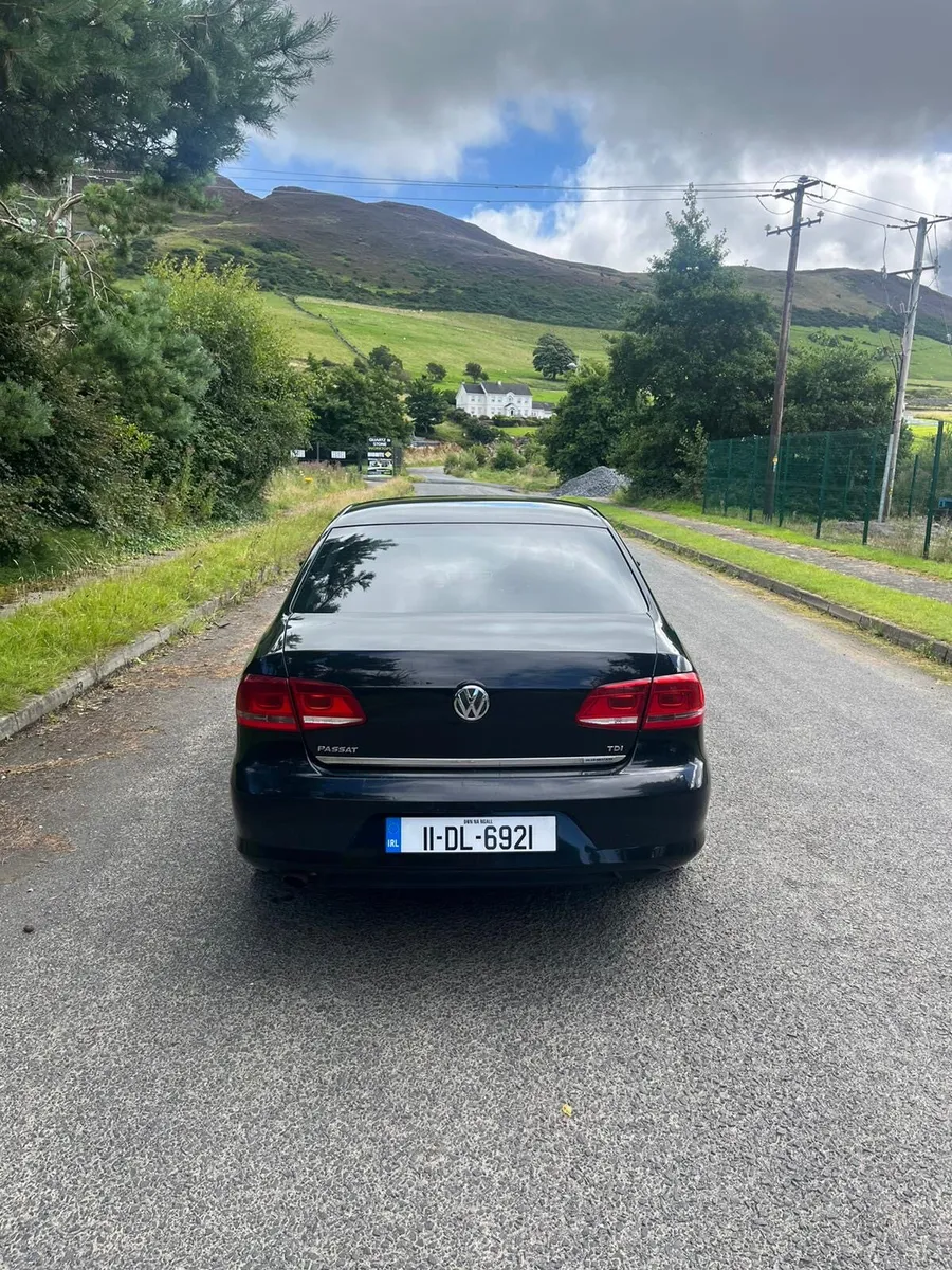 Volkswagen Passat - Image 1