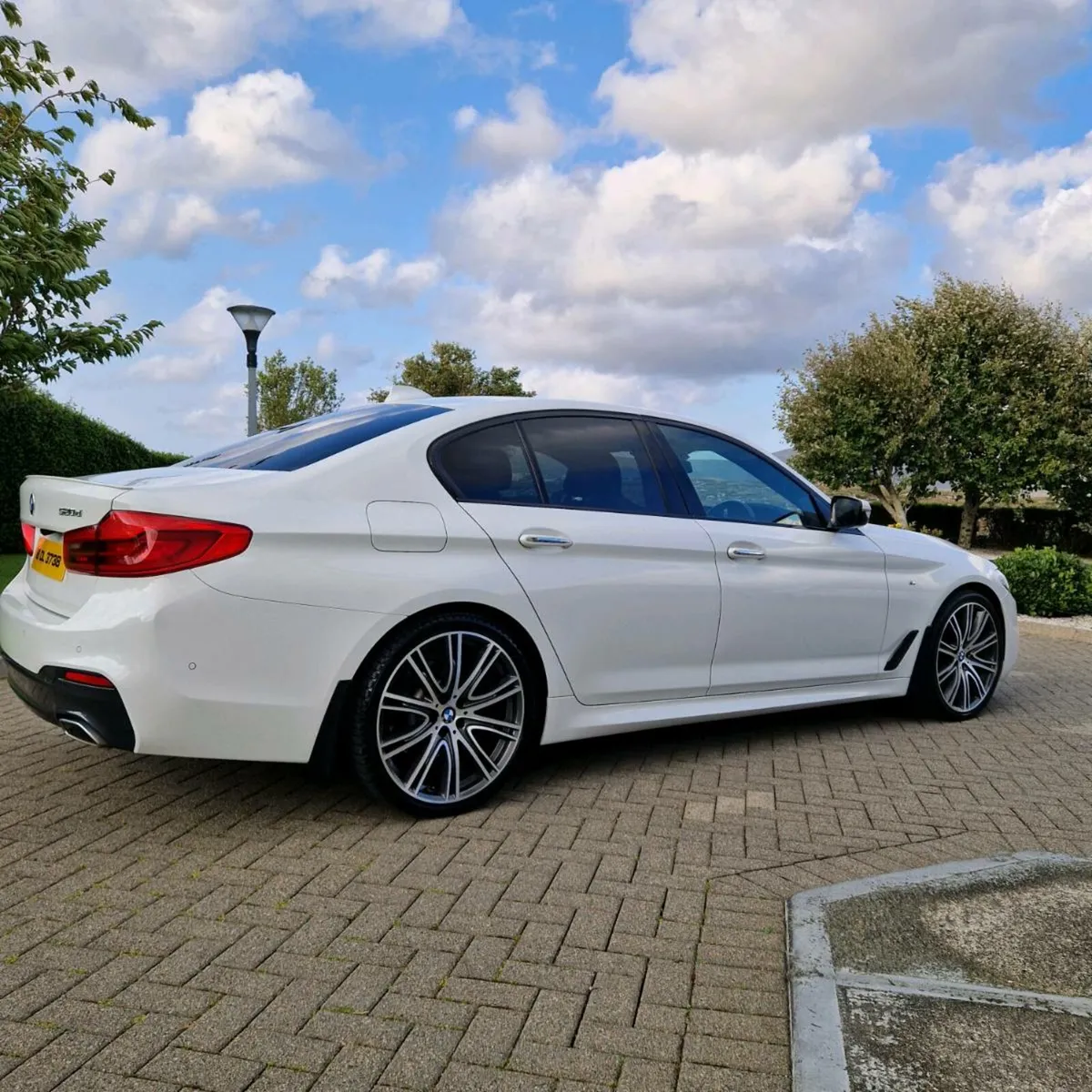 BMW 520D - Image 1