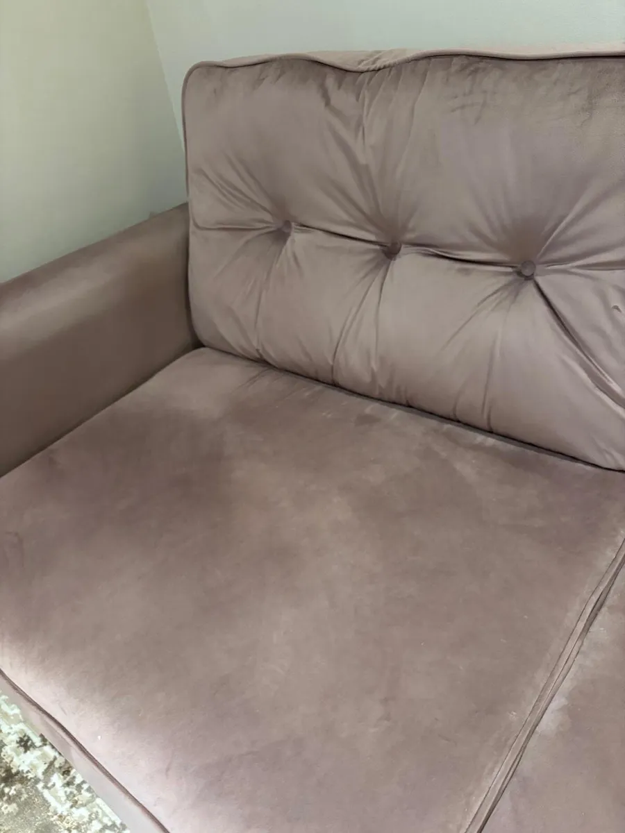 Pink velvet sofa - Image 4