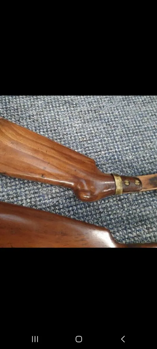 shotgun props with real  grips - Image 3
