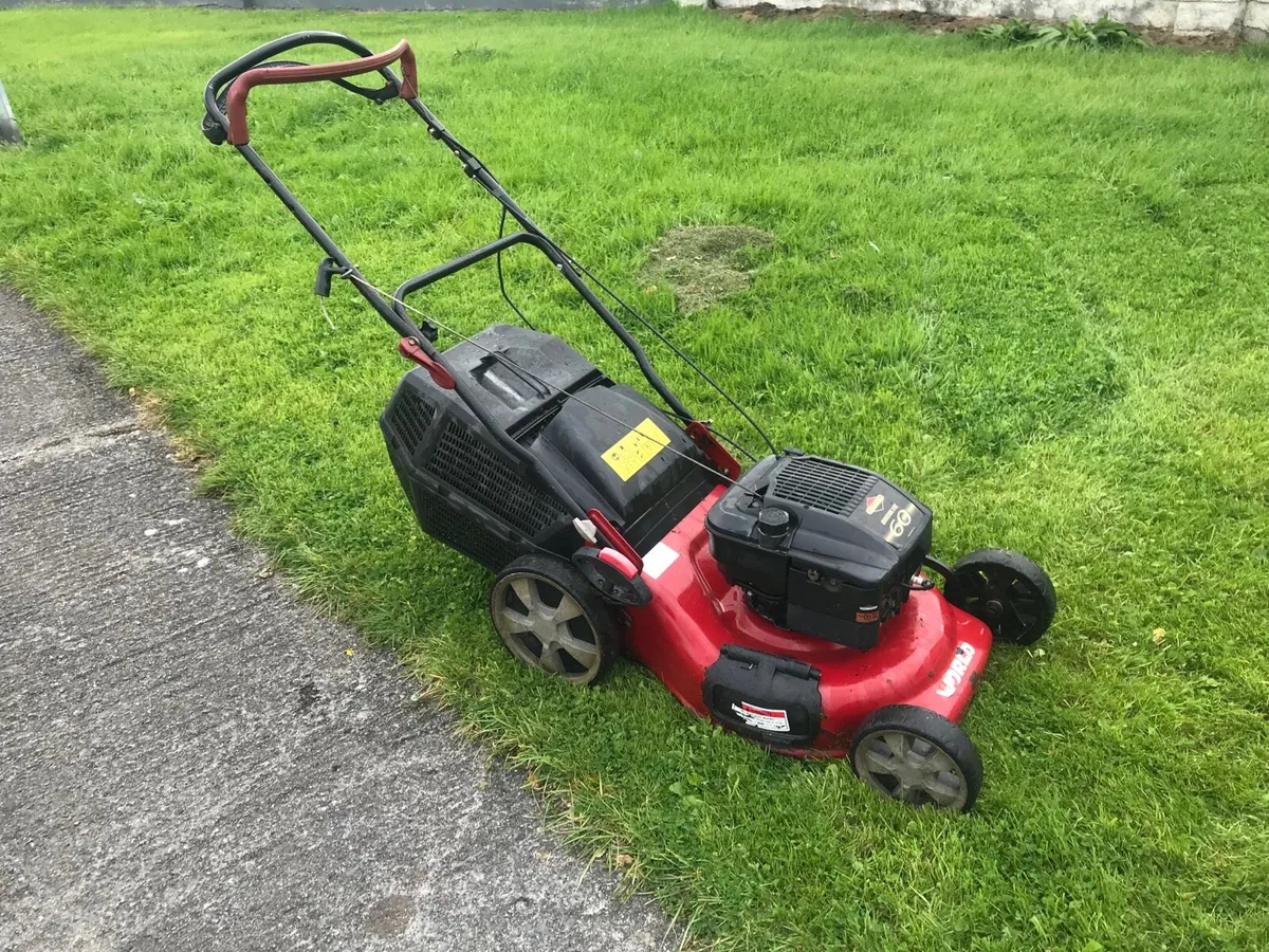 Briggs and stration Self drive lawnmower - Image 4