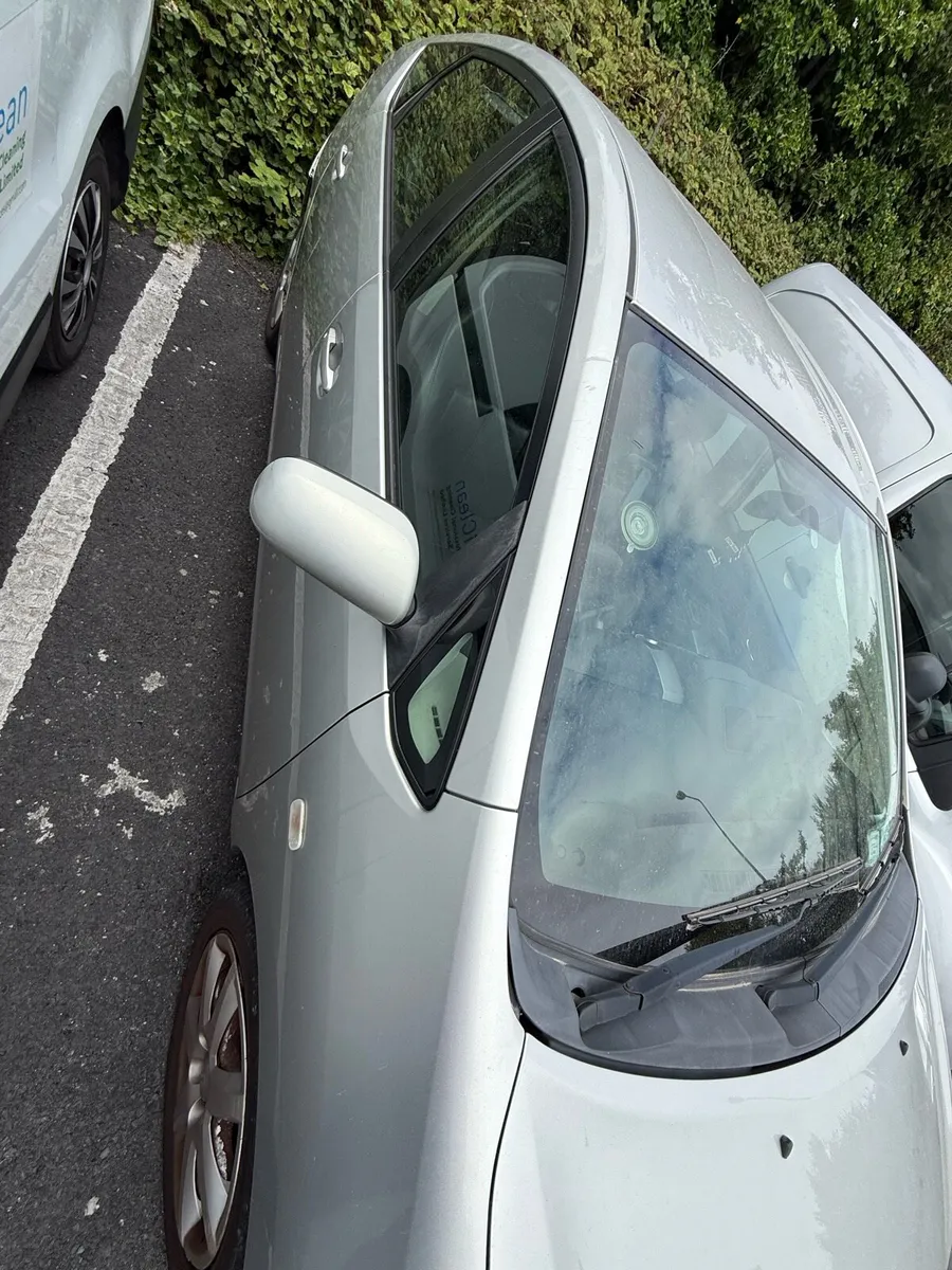 Toyota Prius 2004 - Image 4