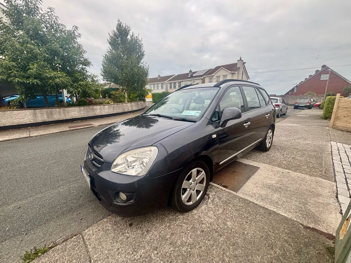 Kia Carens - Diesel / Automatic - Image 2