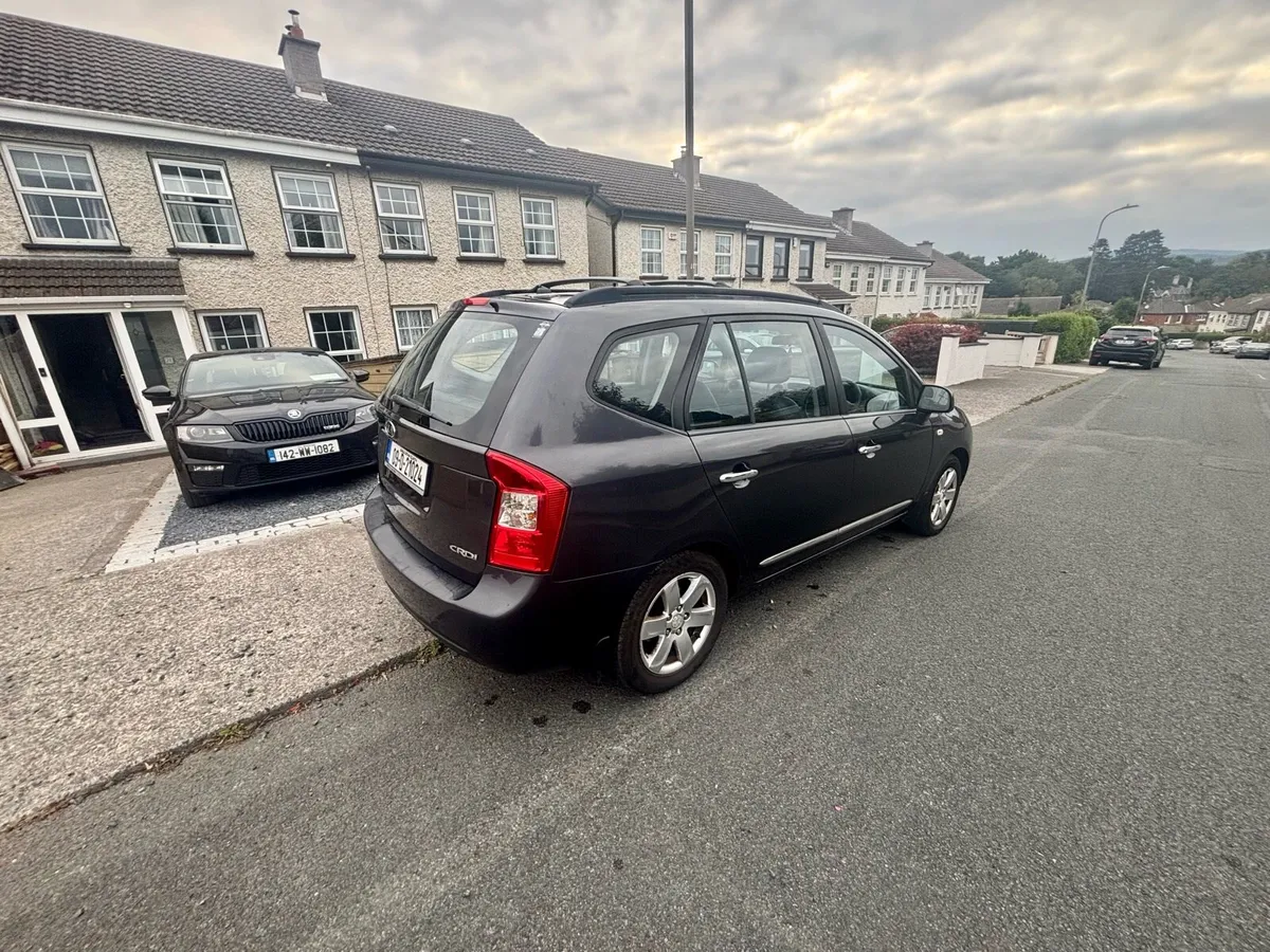 Kia Carens - Diesel / Automatic - Image 3