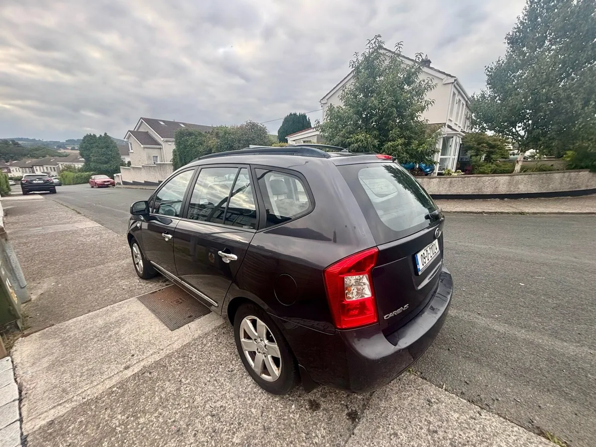 Kia Carens - Diesel / Automatic - Image 4