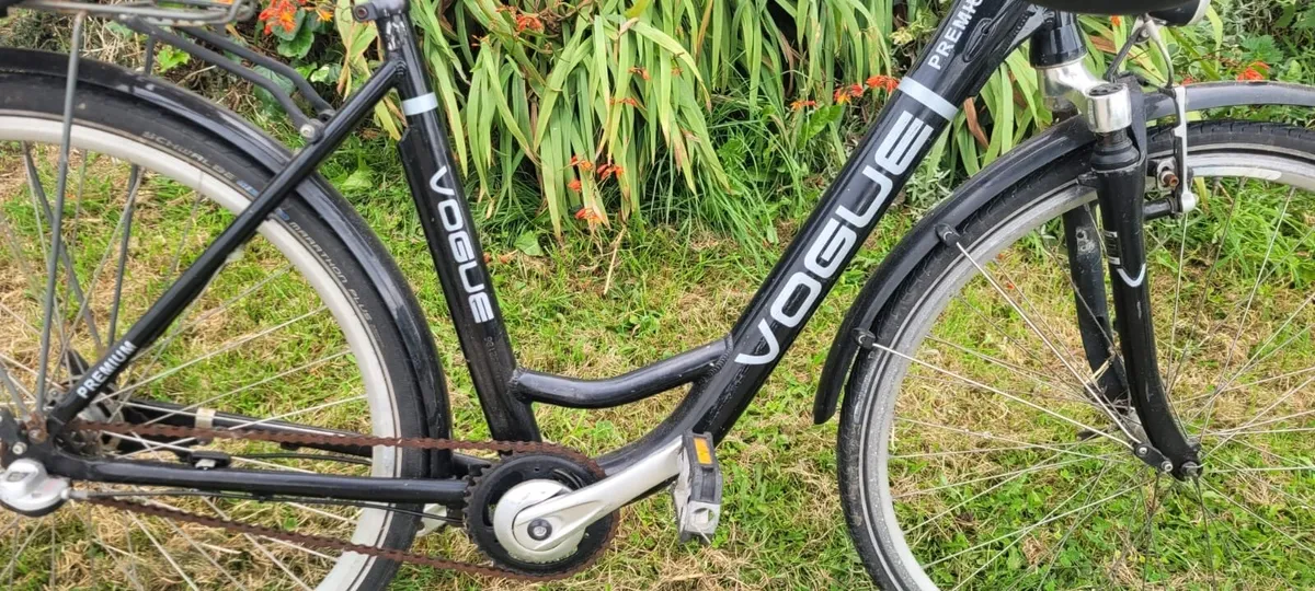 Ladies bicycle - Image 2