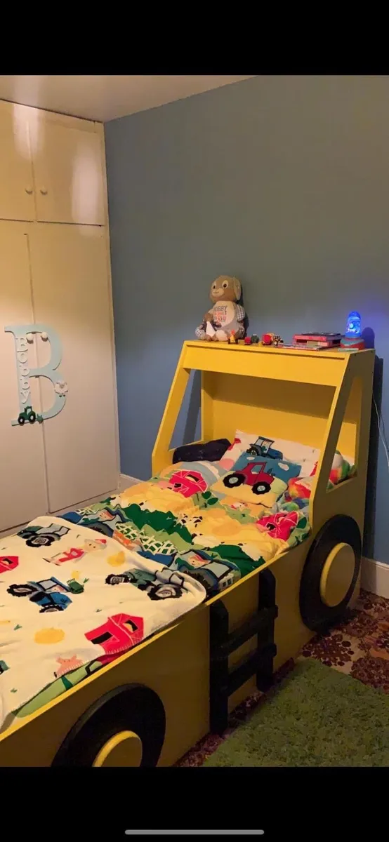 Child’s bed - Image 1