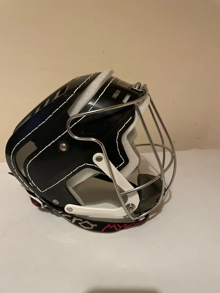 Old style azzurri helmet - Image 3