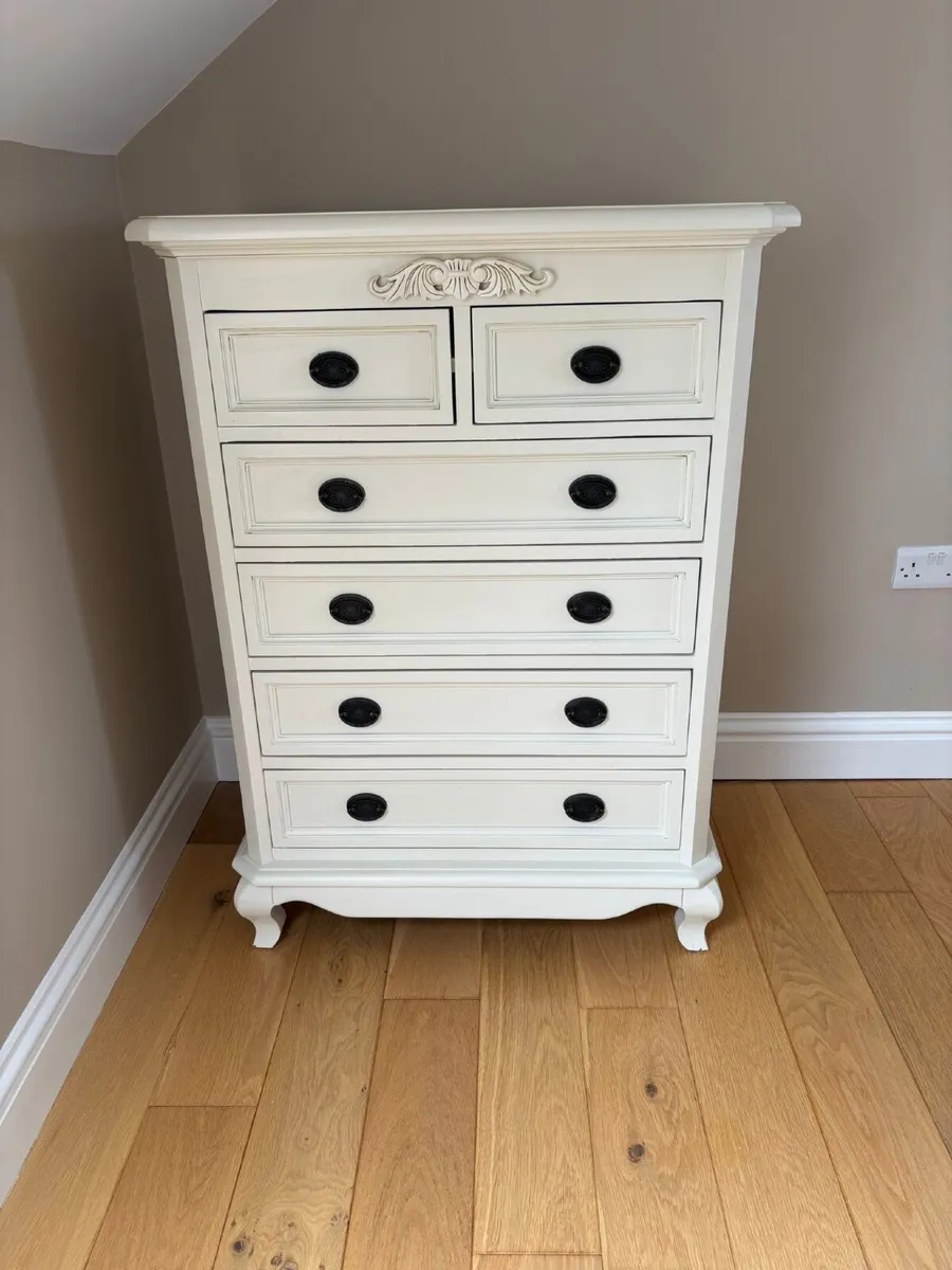 Chest of drawers - Image 1