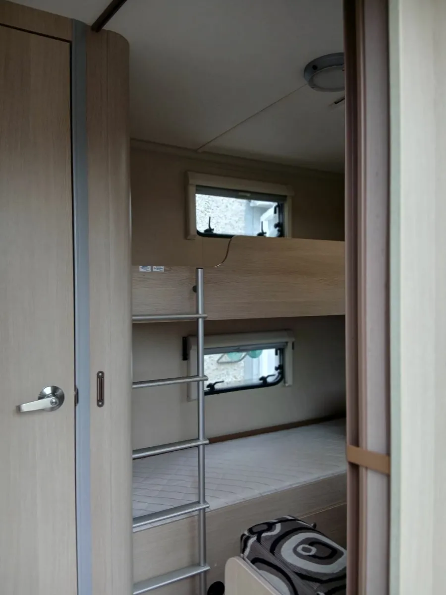 6 Berth Caravan Sterling Eccles Sport Fixed bunks - Image 4