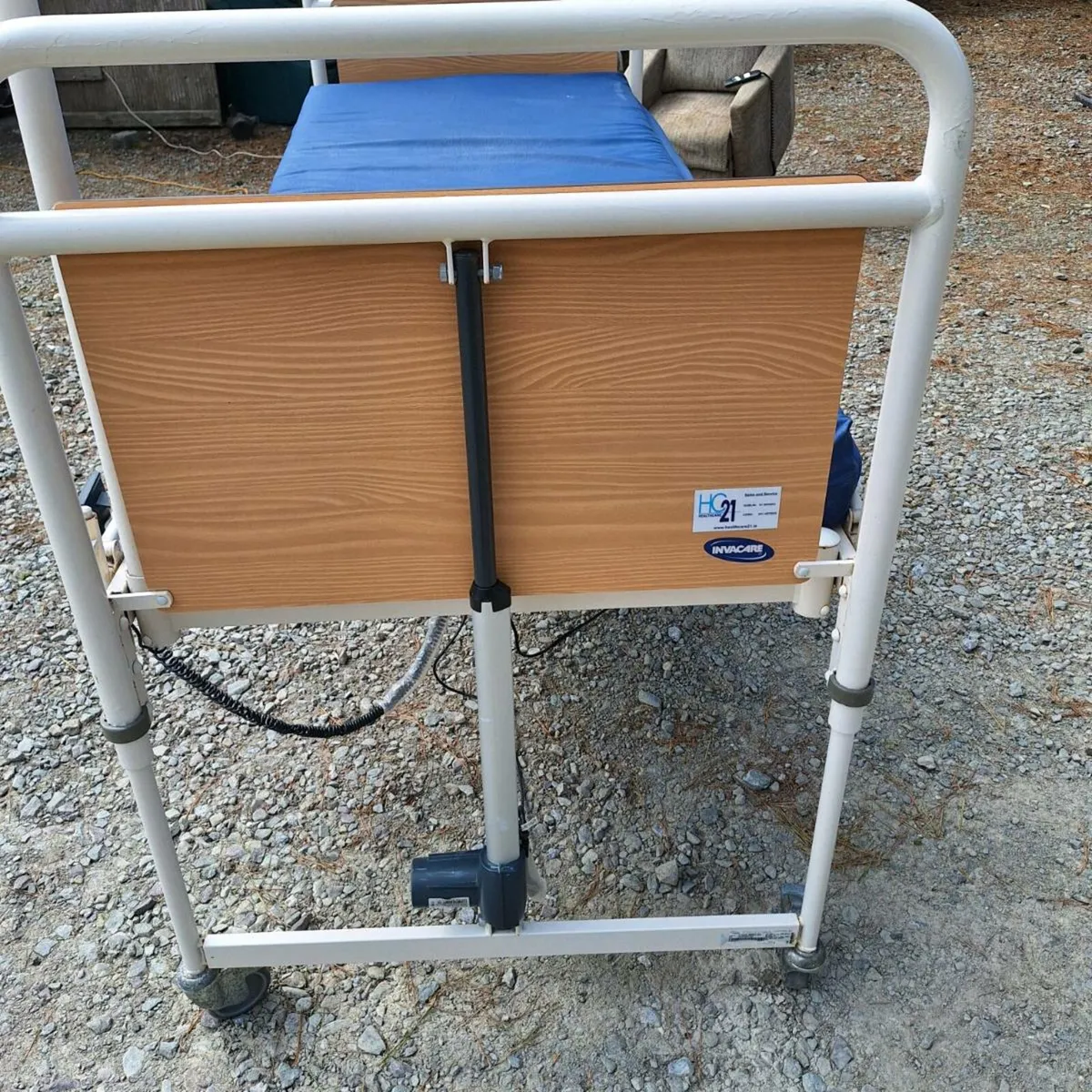 Electric bed - Image 1
