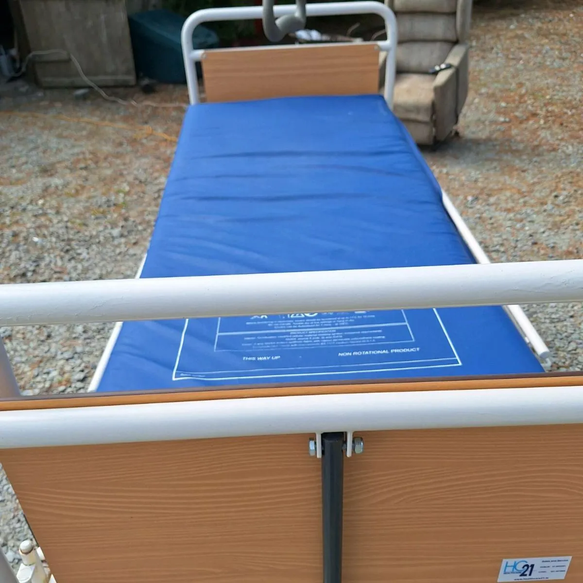 Electric bed - Image 2