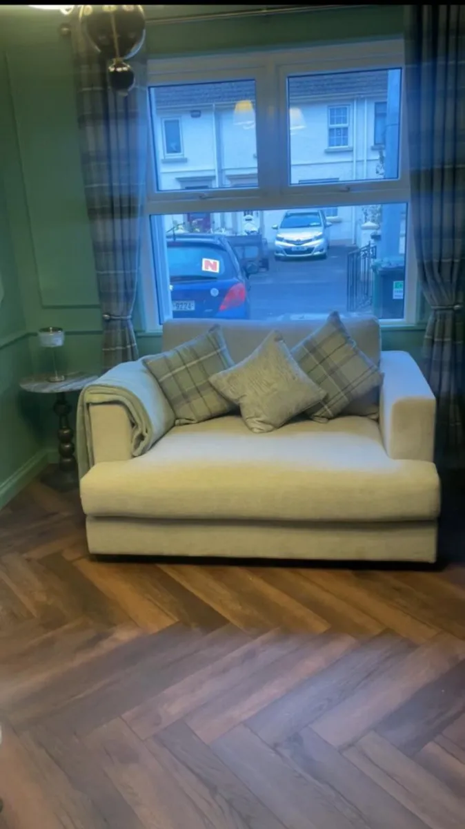 Courtney Snuggler Two Seater - Diamond Furniture - Image 1