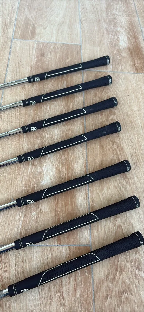 Wilson Staff Left Handed Irons 5-SW - Image 3
