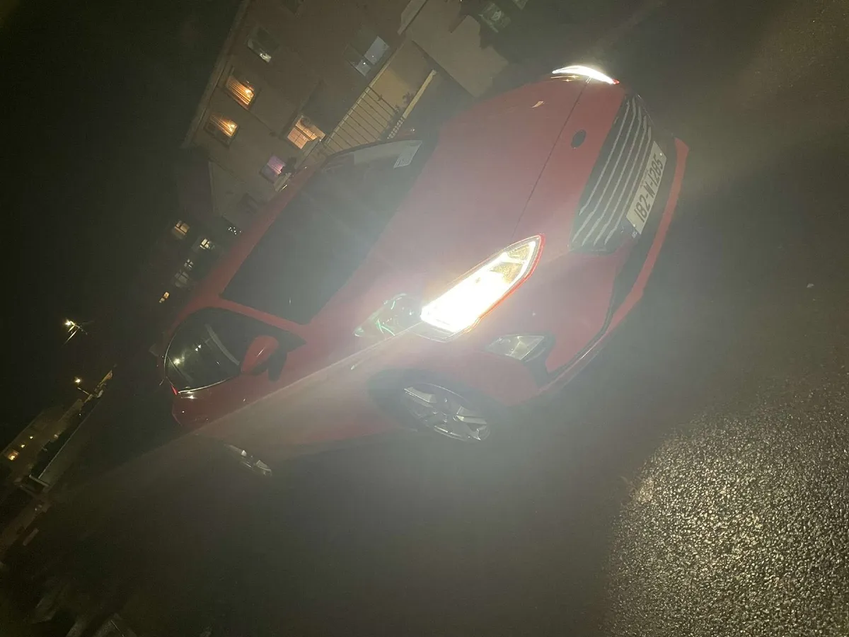 Ford Focus 2018 - Image 2