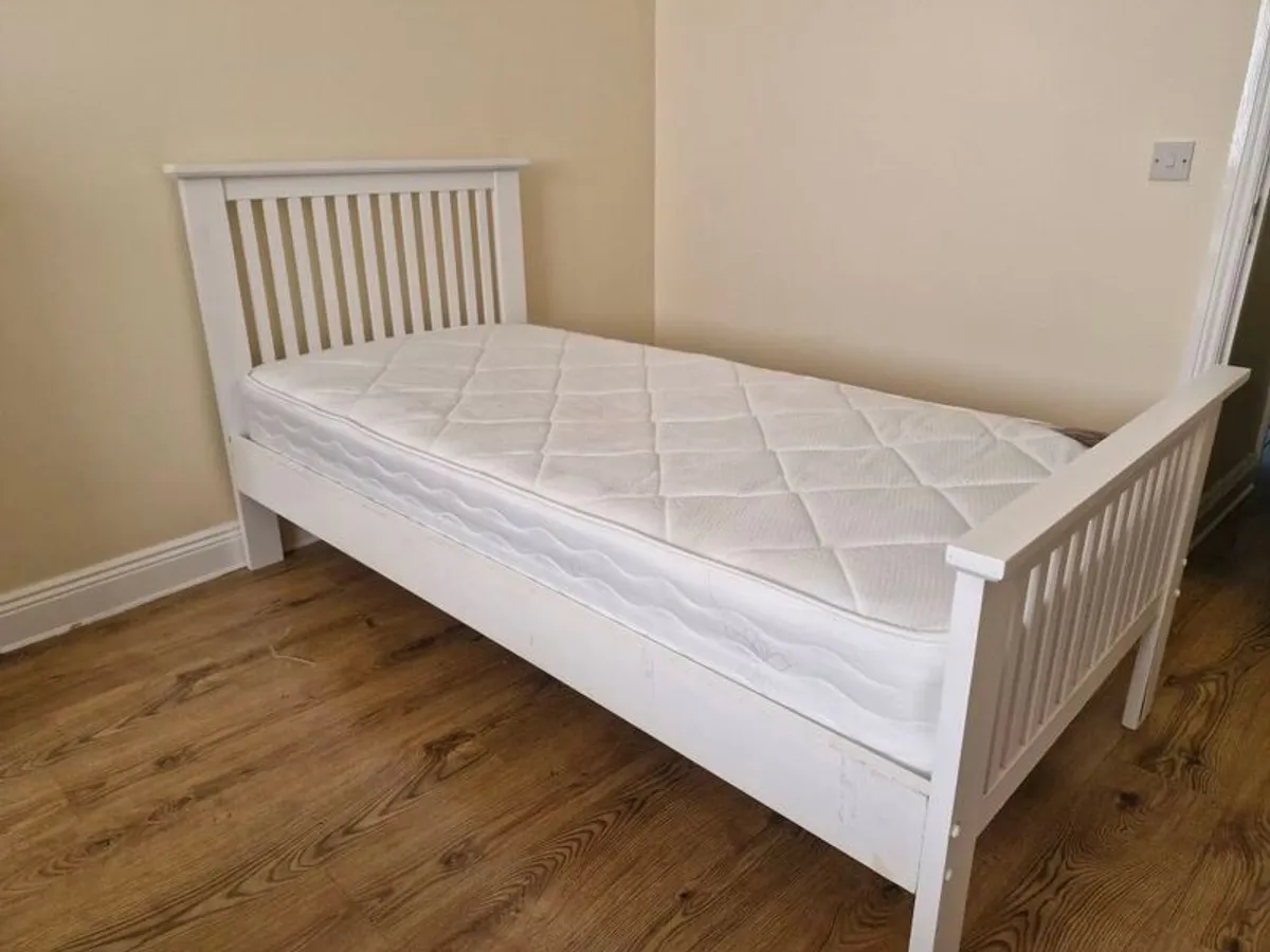 single beds - Image 1