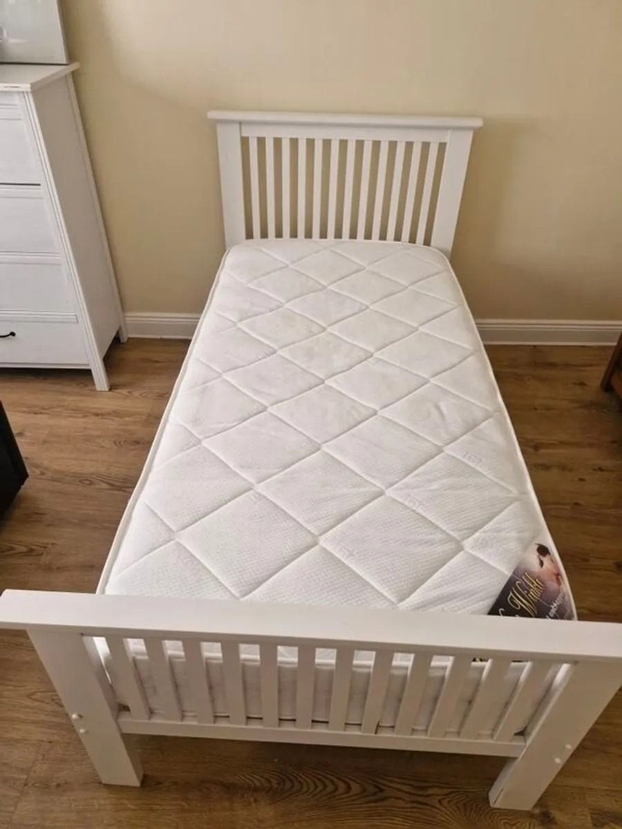 single beds - Image 2