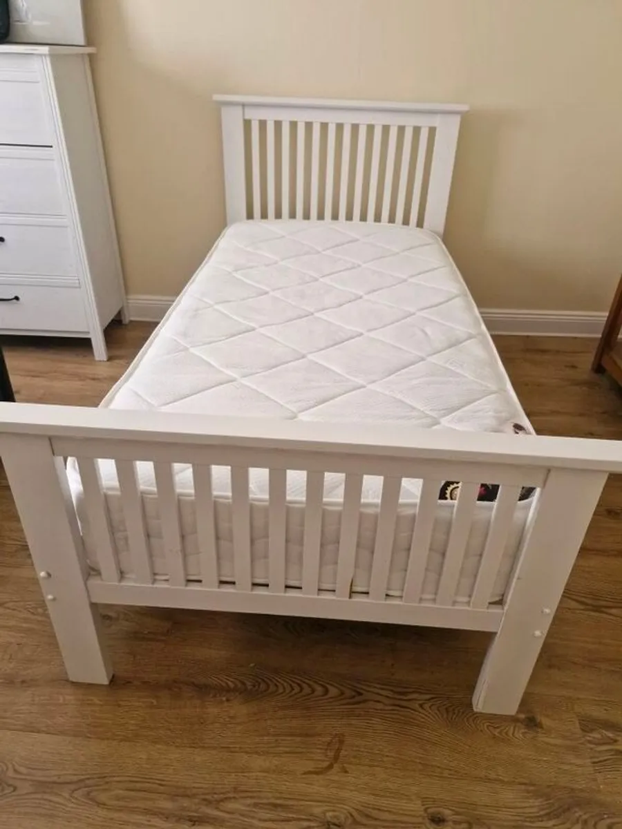 single beds - Image 3