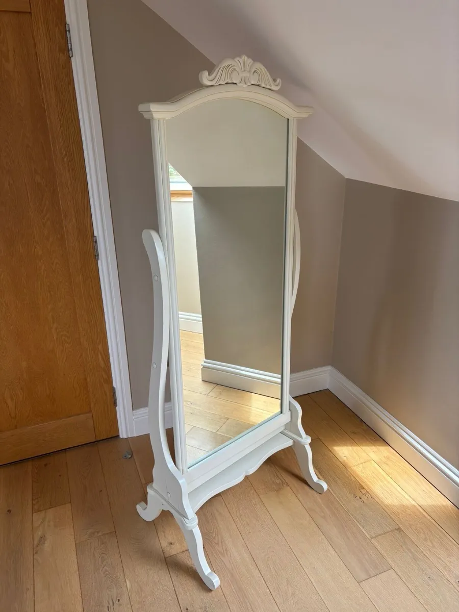 Mirror - Image 1
