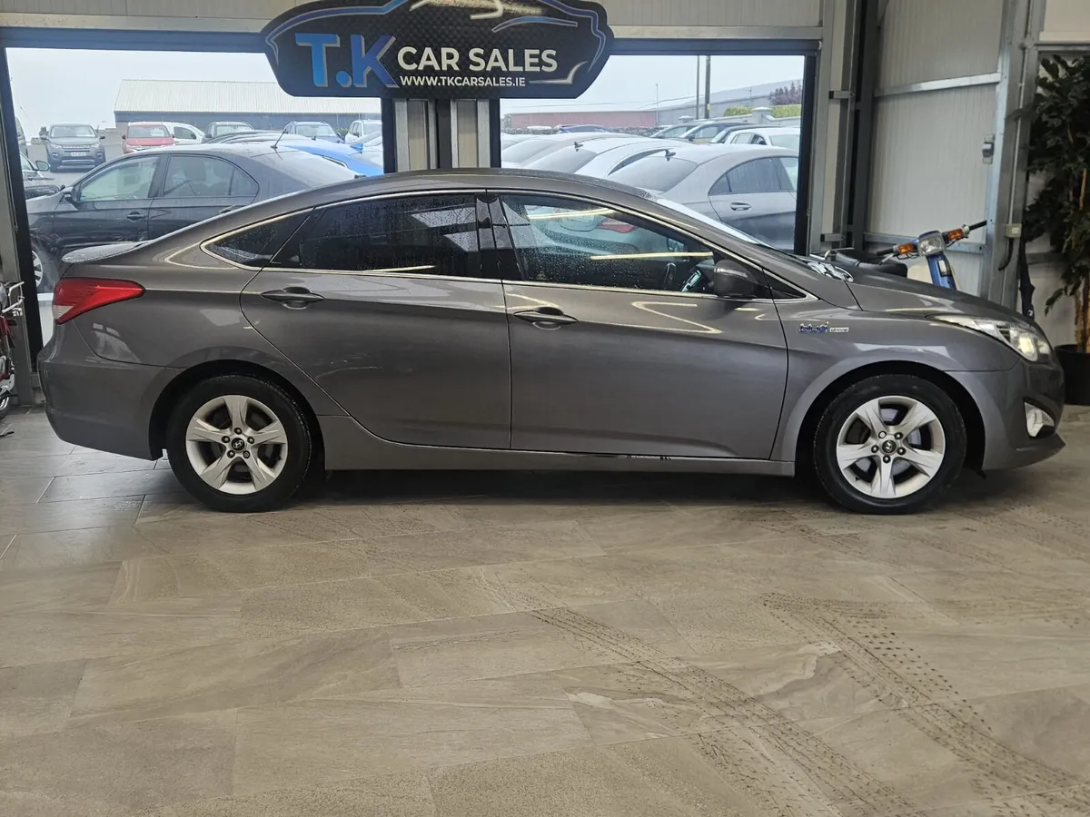 14 HYUNDAI i40 COMFORT **LOW MILEAGE** - Image 4