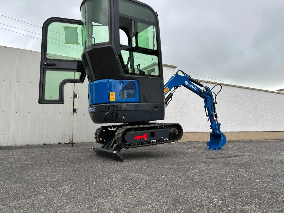 Rippa R10-5.. 1 Ton Cabbed Micro Excavator - Image 4