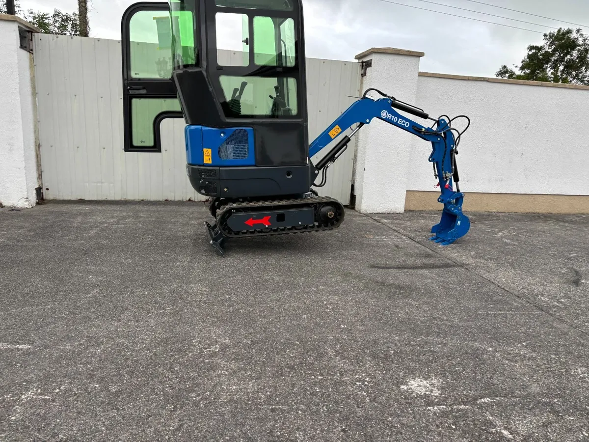 Rippa R10-5.. 1 Ton Cabbed Micro Excavator - Image 3
