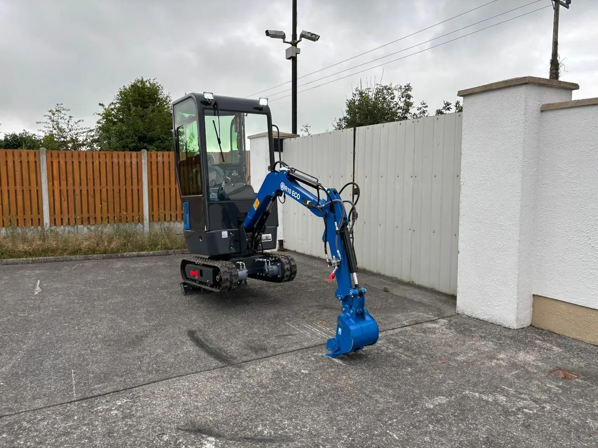 Rippa R10-5.. 1 Ton Cabbed Micro Excavator - Image 2