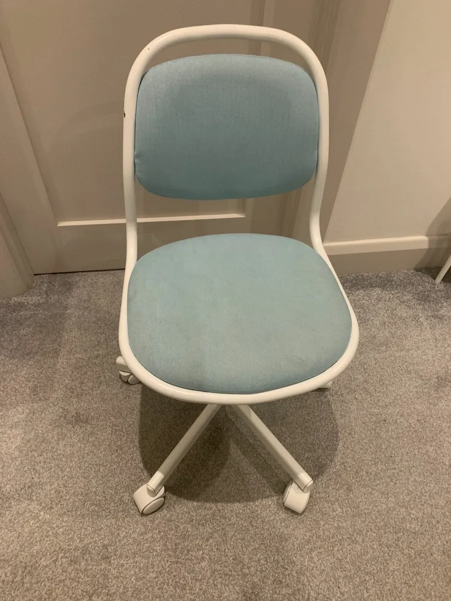 kids desk chair - Image 1