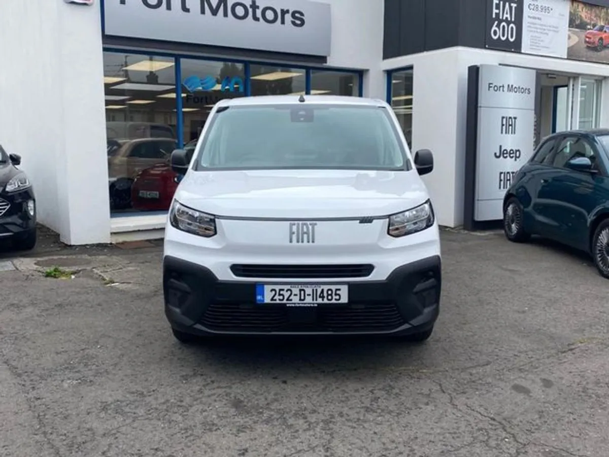 Fiat Doblo SWB 1 5 100HP 650KG 4DR - Image 2
