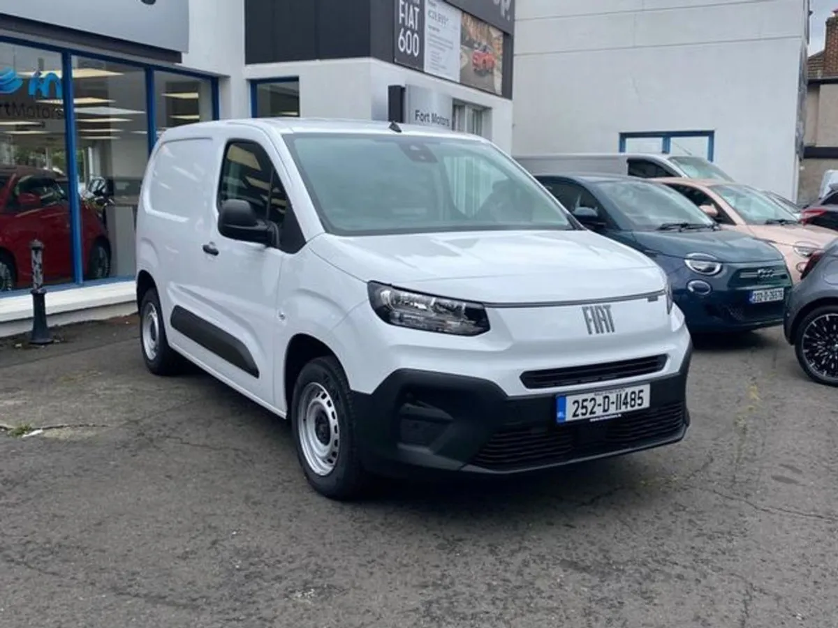 Fiat Doblo SWB 1 5 100HP 650KG 4DR - Image 3
