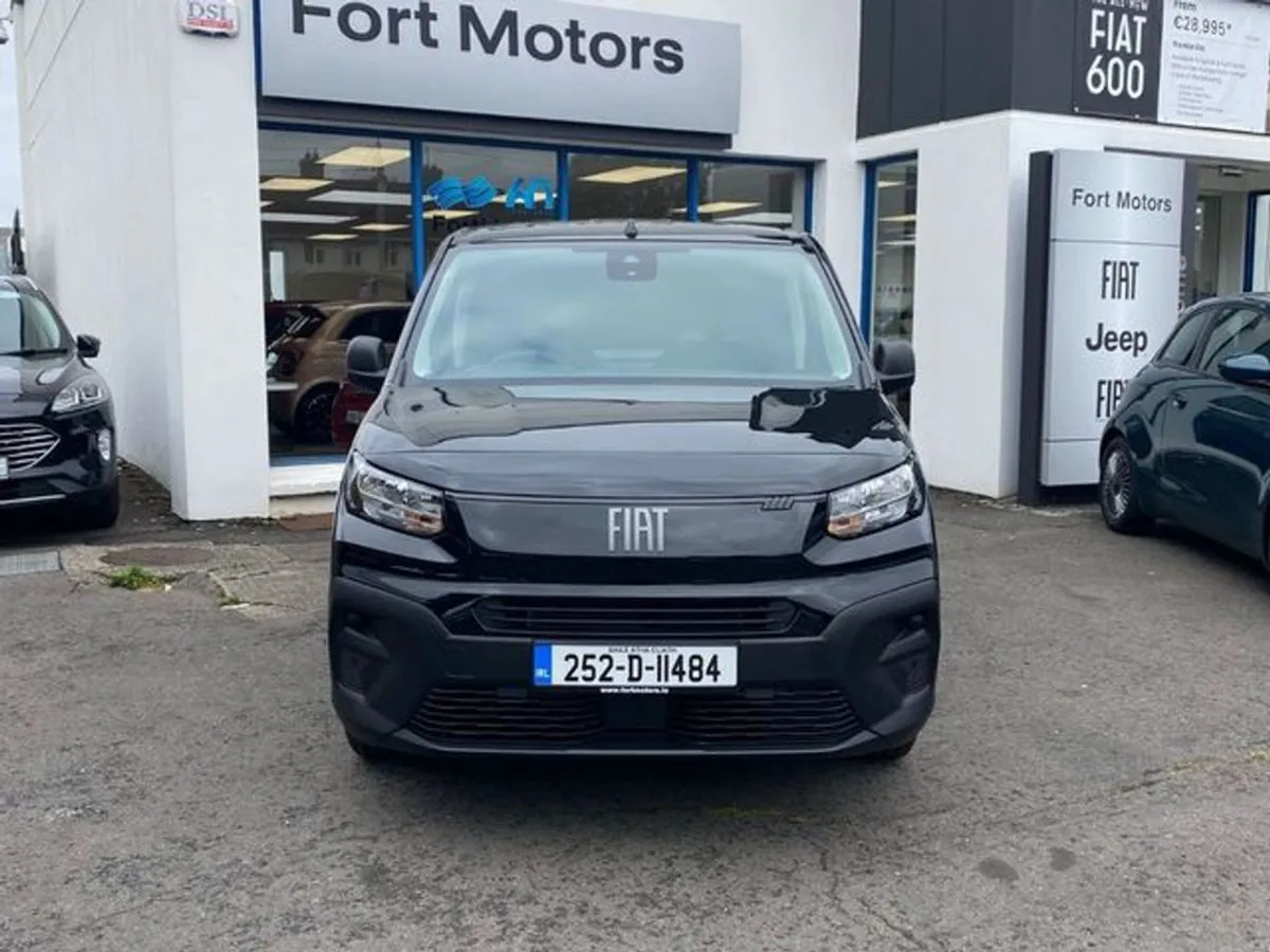 Fiat Doblo SWB 1 5 100HP 650KG 4DR - Image 2