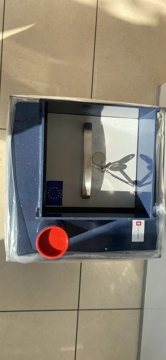 Deposit Safe with drop slot /2 keys - Image 4