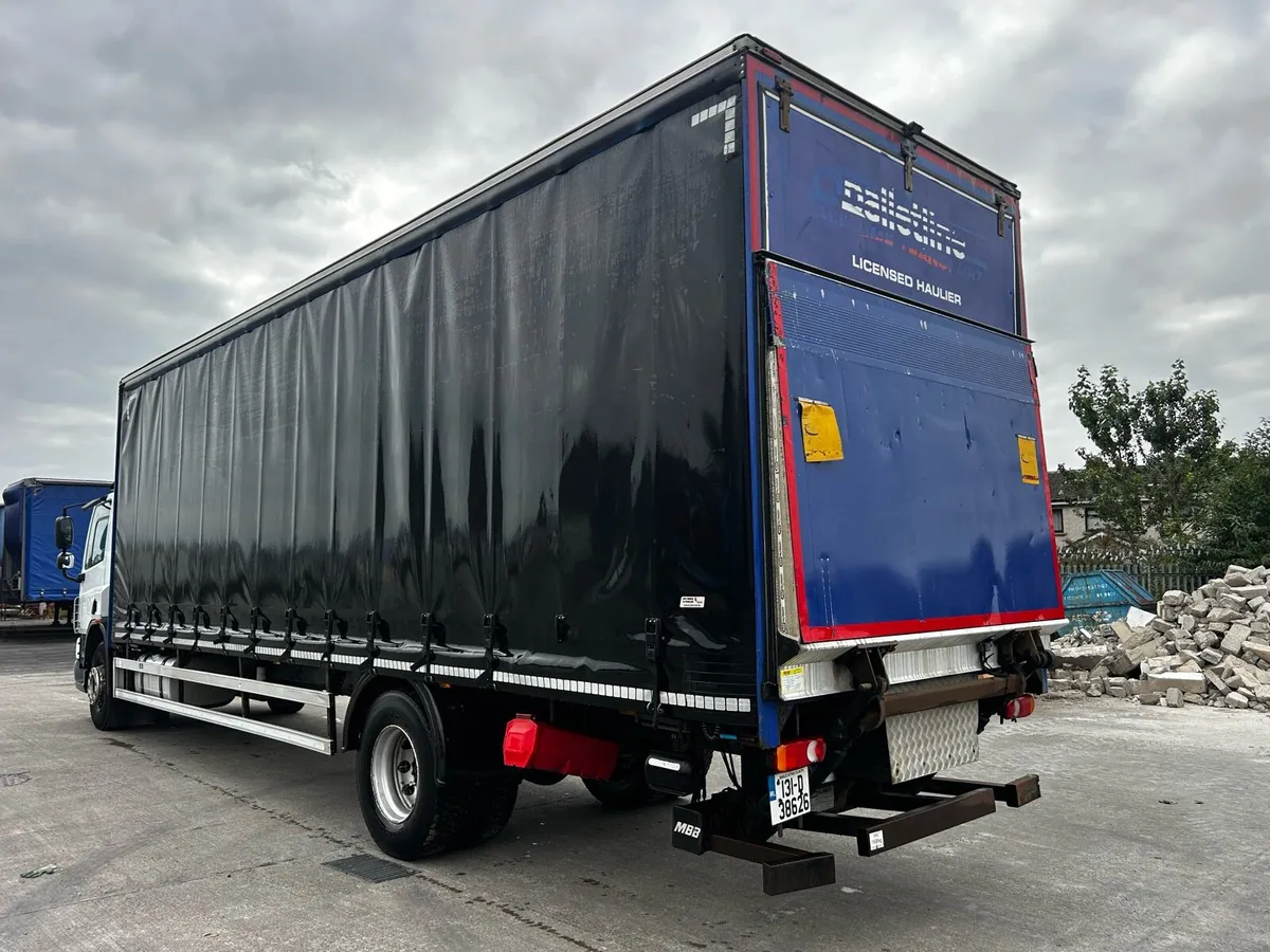 2013 DAF CF curtainside - Image 3
