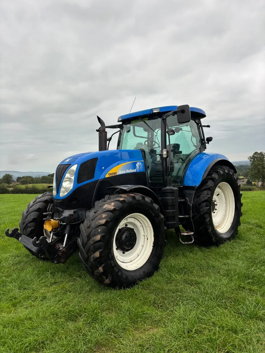 New Holland T6090 tractor - Image 3