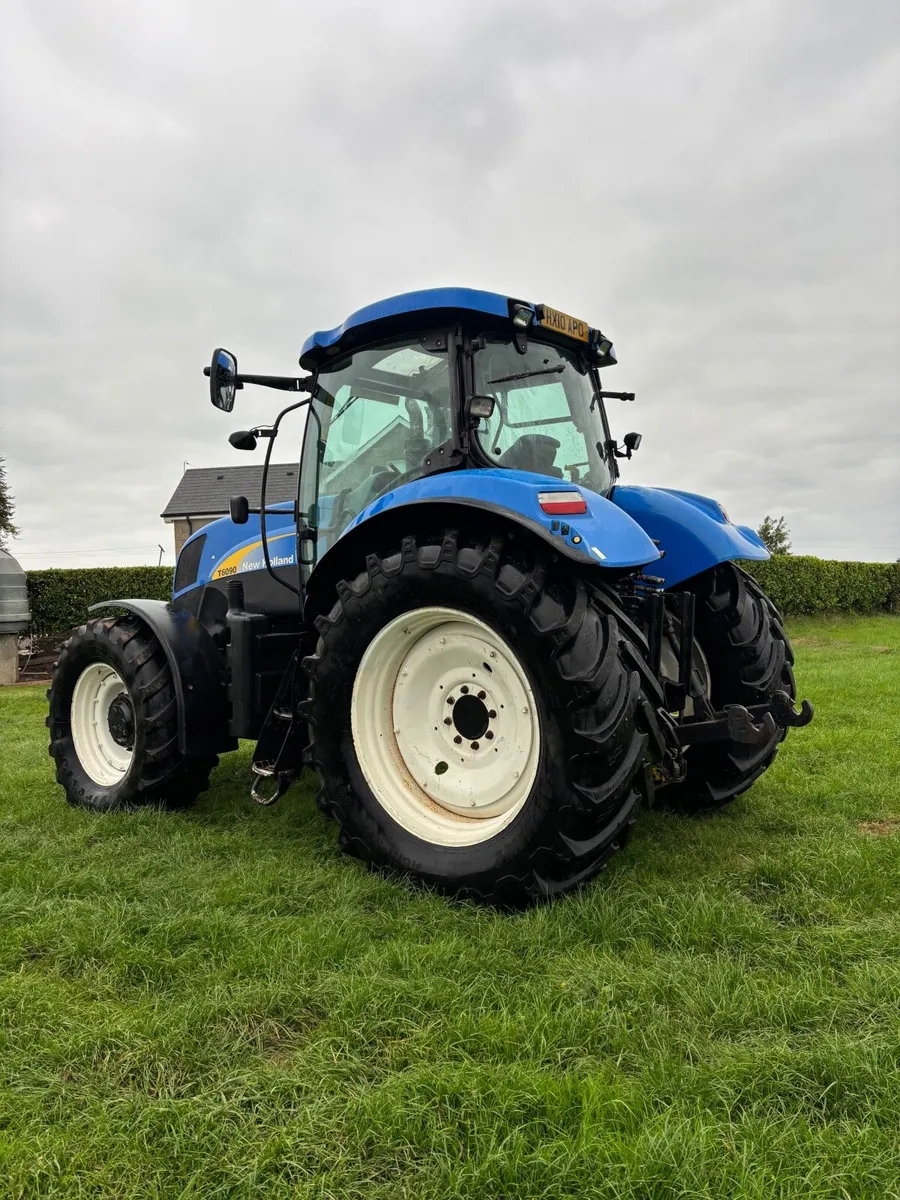 New Holland T6090 tractor - Image 2