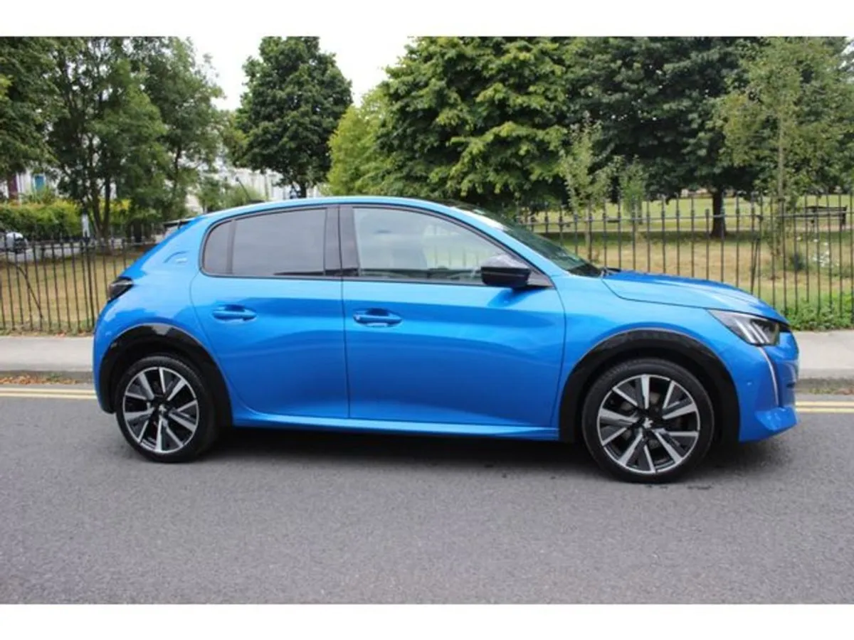 Peugeot 208 GT 1.2 100 4DR - Image 3