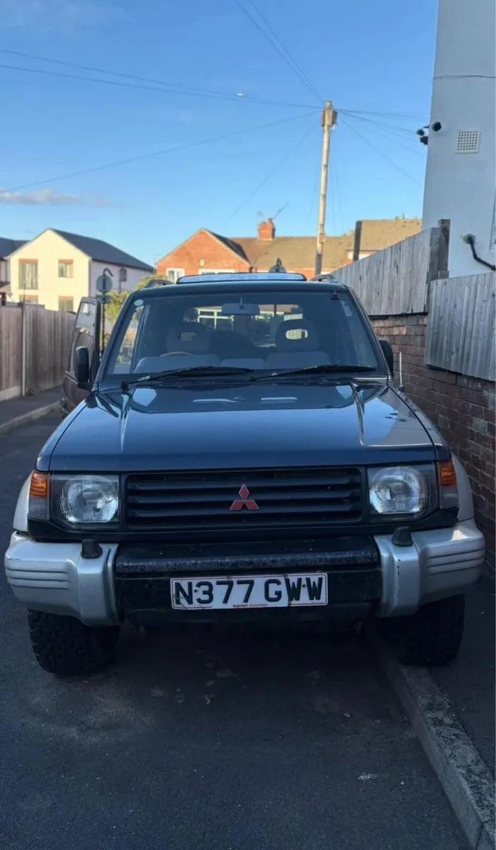 1995 Mitsubishi Pajero 2.5 td sunroof 76000 miles - Image 2