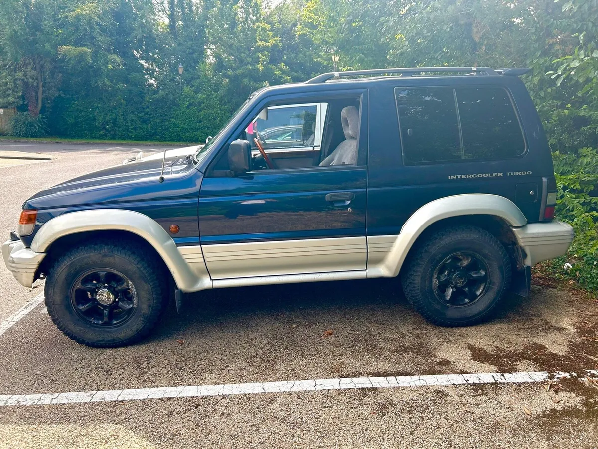 1995 Mitsubishi Pajero 2.5 td sunroof 76000 miles - Image 4