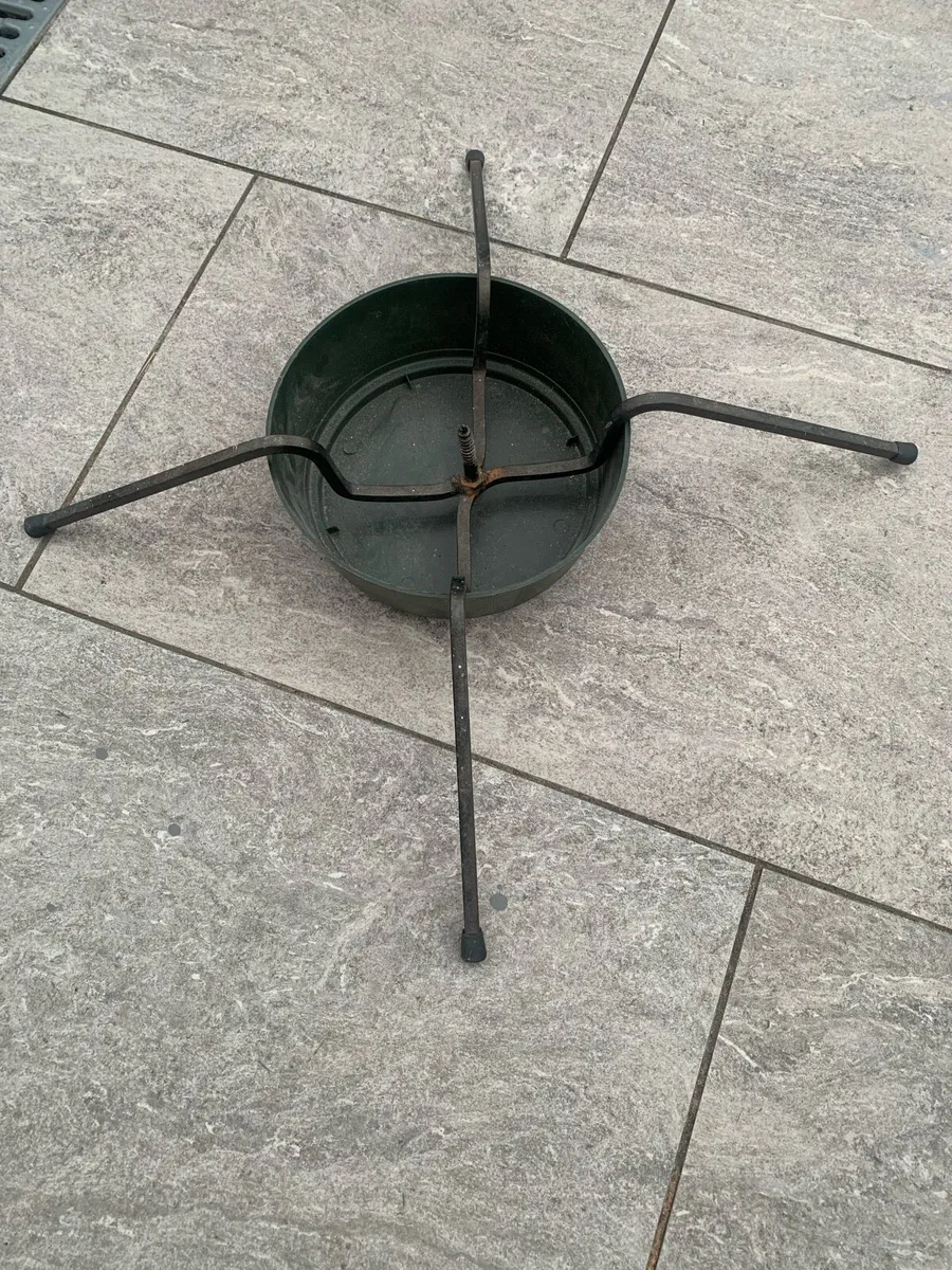 Christmas tree stand - Image 1